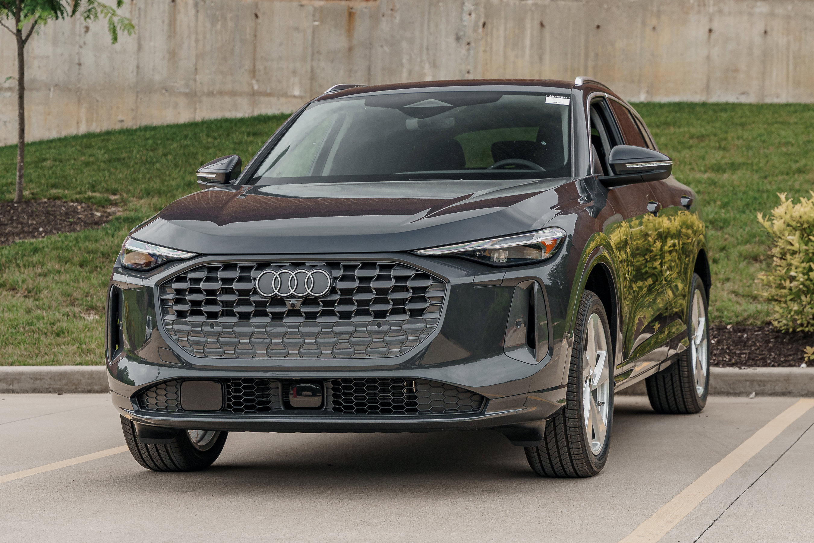 2025 Audi Q5 Premium Plus photo 3