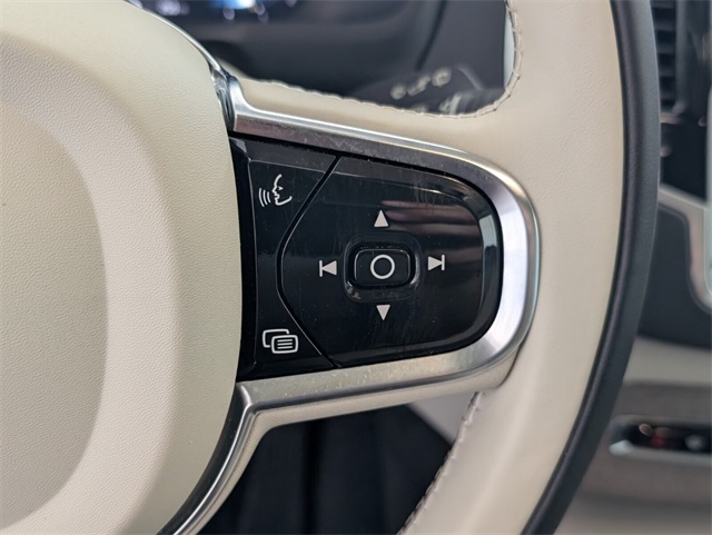 2024 Volvo XC90 B5 Plus photo 25