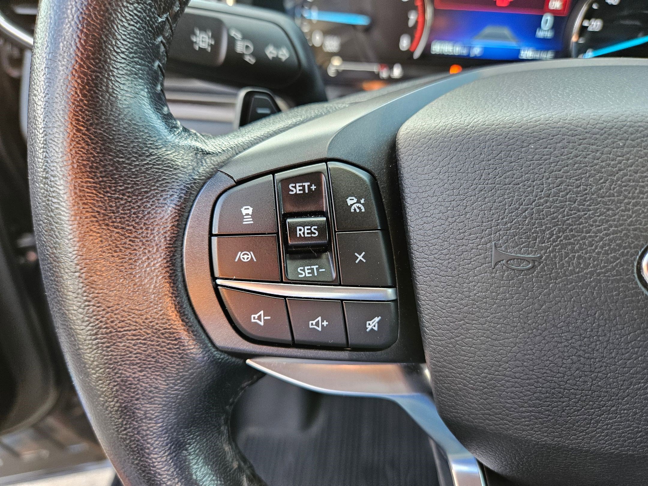 2020 Ford Explorer Limited photo 15