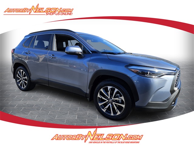 2022 Toyota Corolla Cross XLE's photo