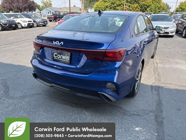 2023 Kia Forte LXS photo 3