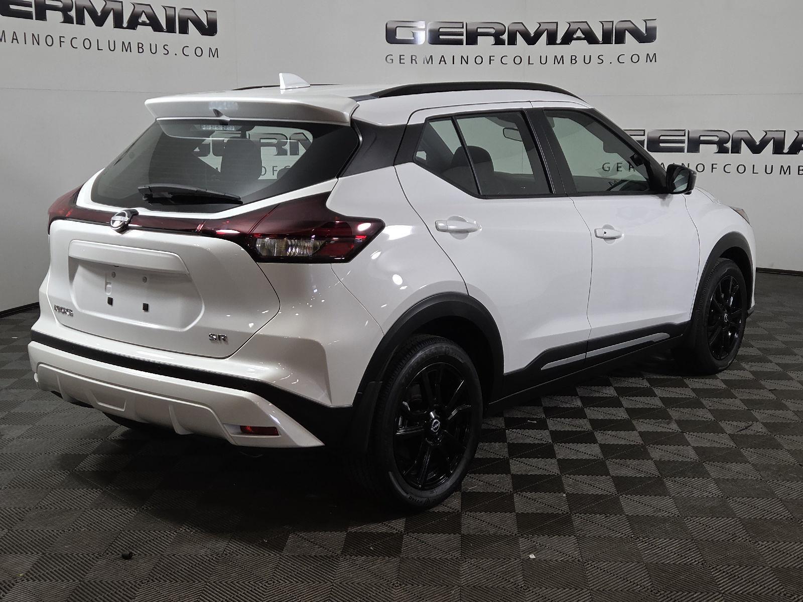2024 Nissan Kicks SR photo 4
