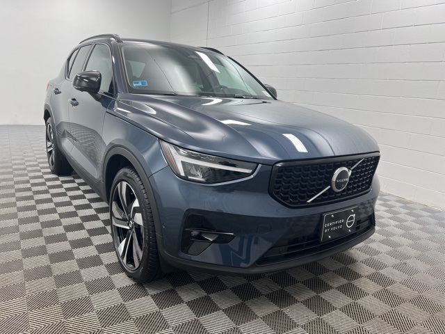 2026 Volvo XC40 Plus's photo