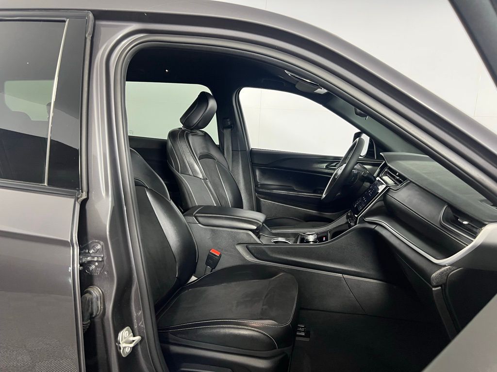 2024 Jeep Grand Cherokee Altitude photo 22