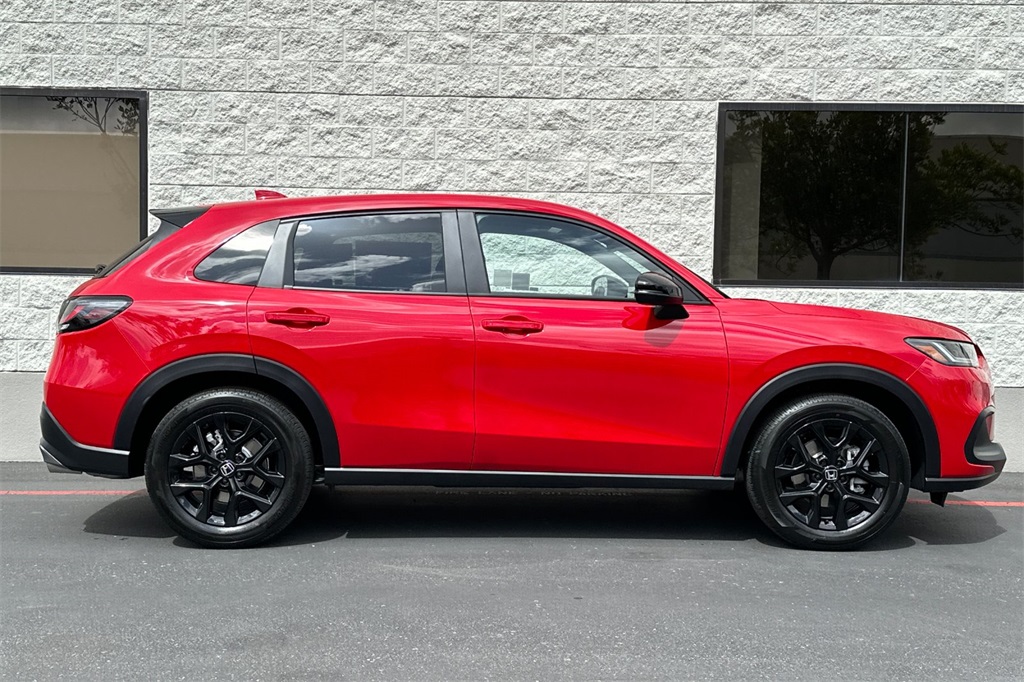 2025 Honda HR-V Sport photo 3