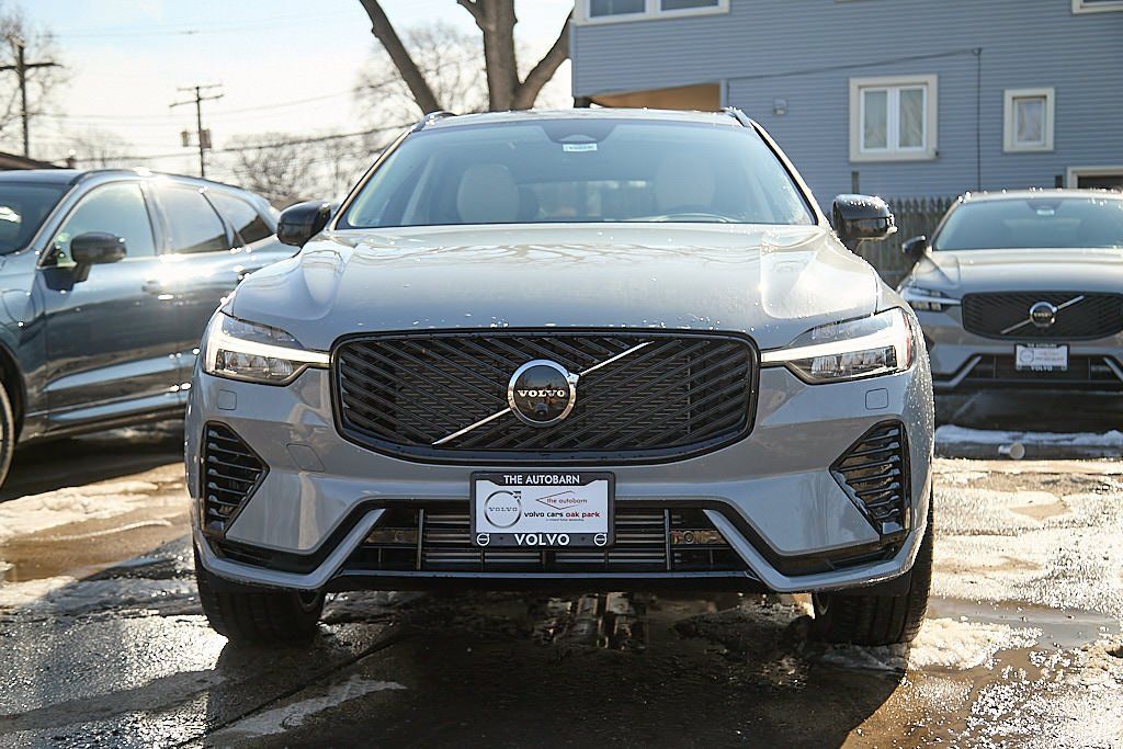 2026 VOLVO XC60 - Image 4