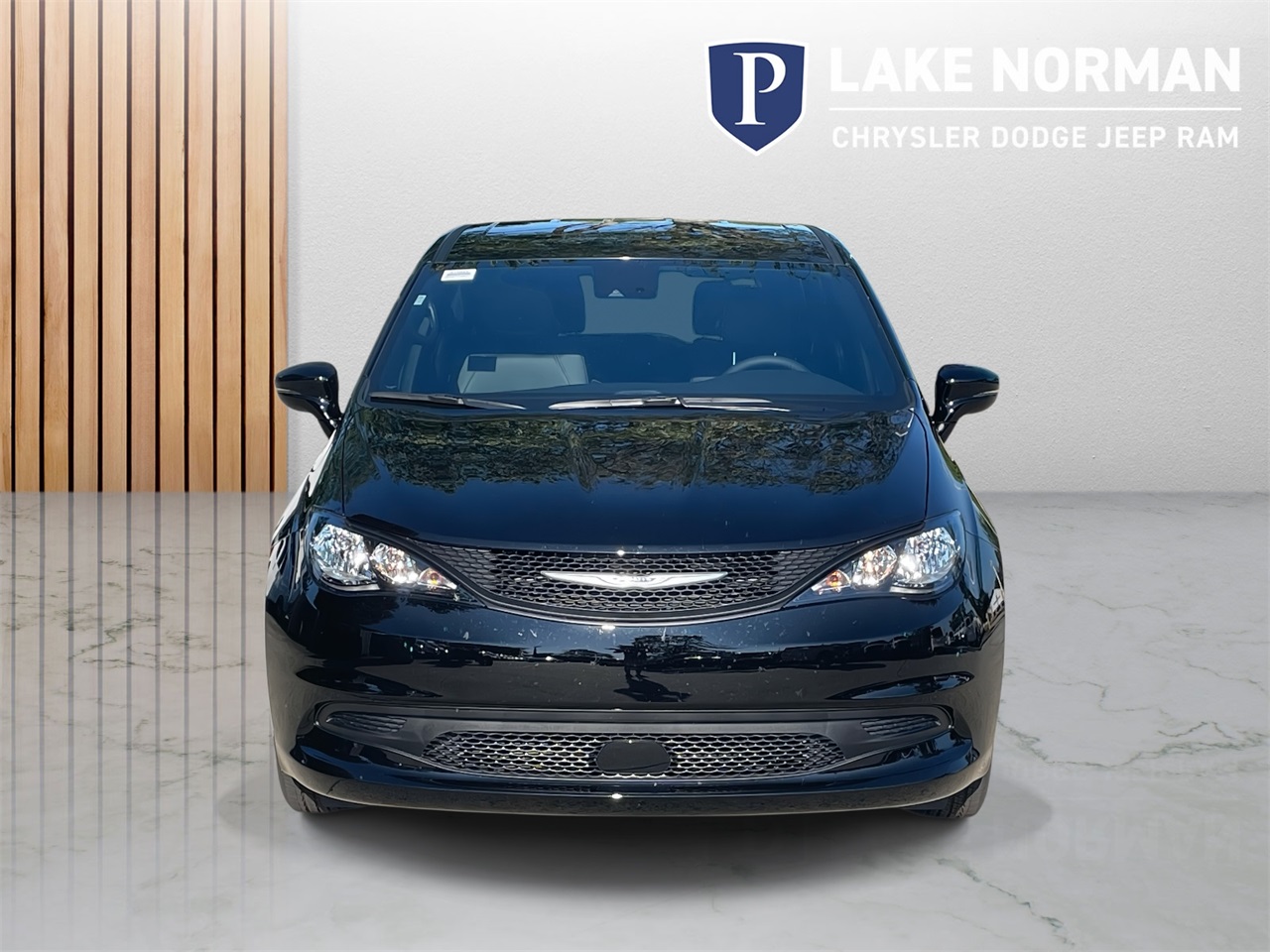 2025 Chrysler Voyager LX photo 2