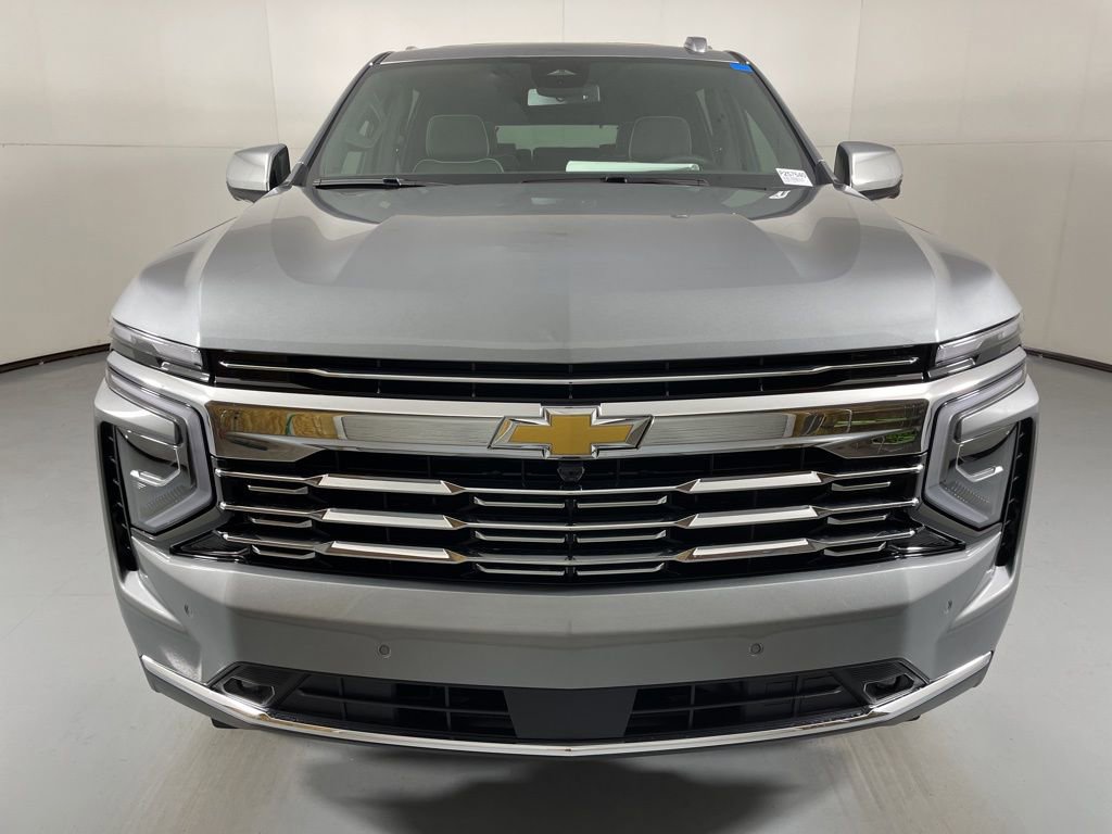 2025 Chevrolet Suburban Premier photo 4