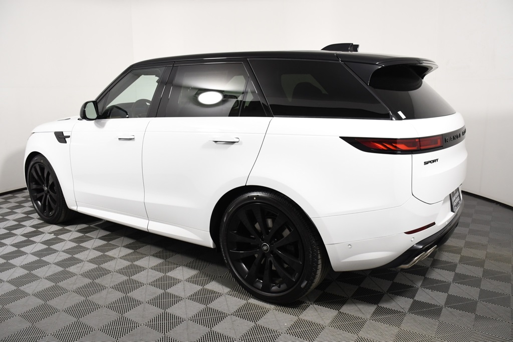 2025 Land Rover Range Rover Sport SE photo 3