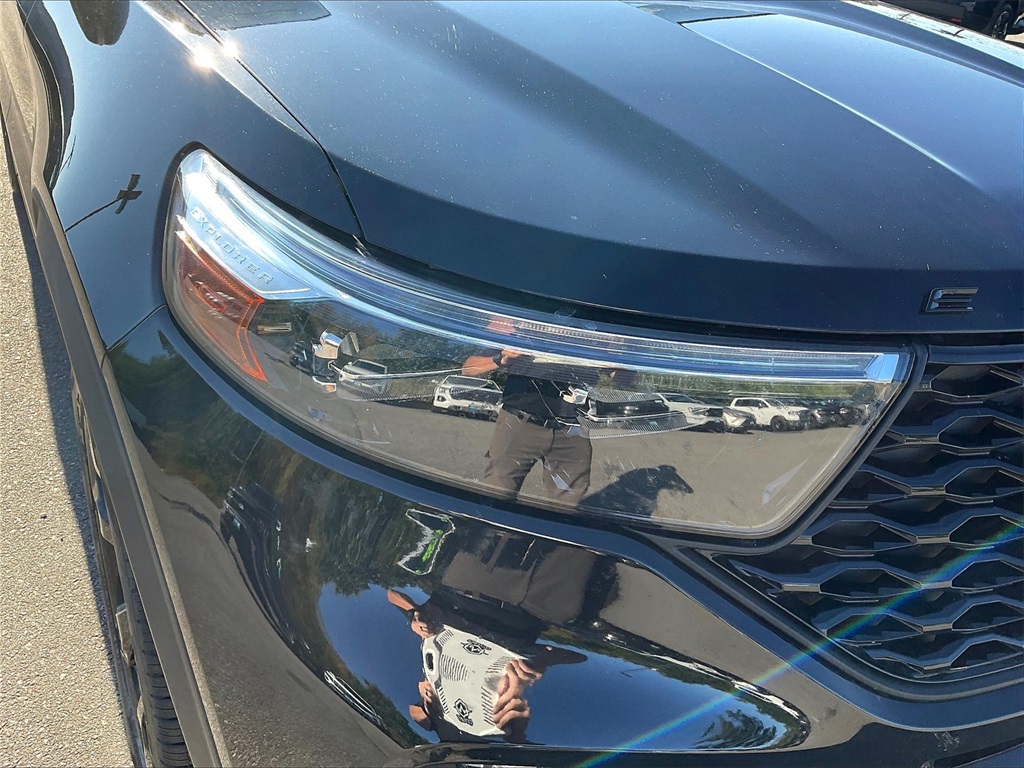 2023 Ford Explorer ST photo 28