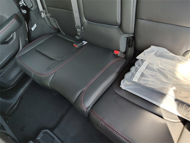 2025 Jeep Wrangler Rubicon photo 28