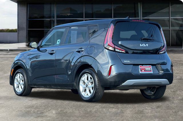 2023 Kia Soul LX photo 4