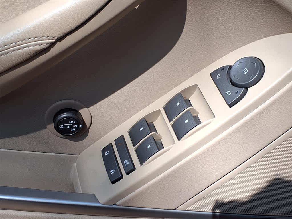 2010 Cadillac CTS Luxury photo 19