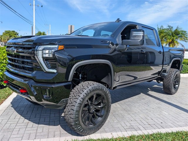 2026 Chevrolet Silverado 2500HD LT photo 4