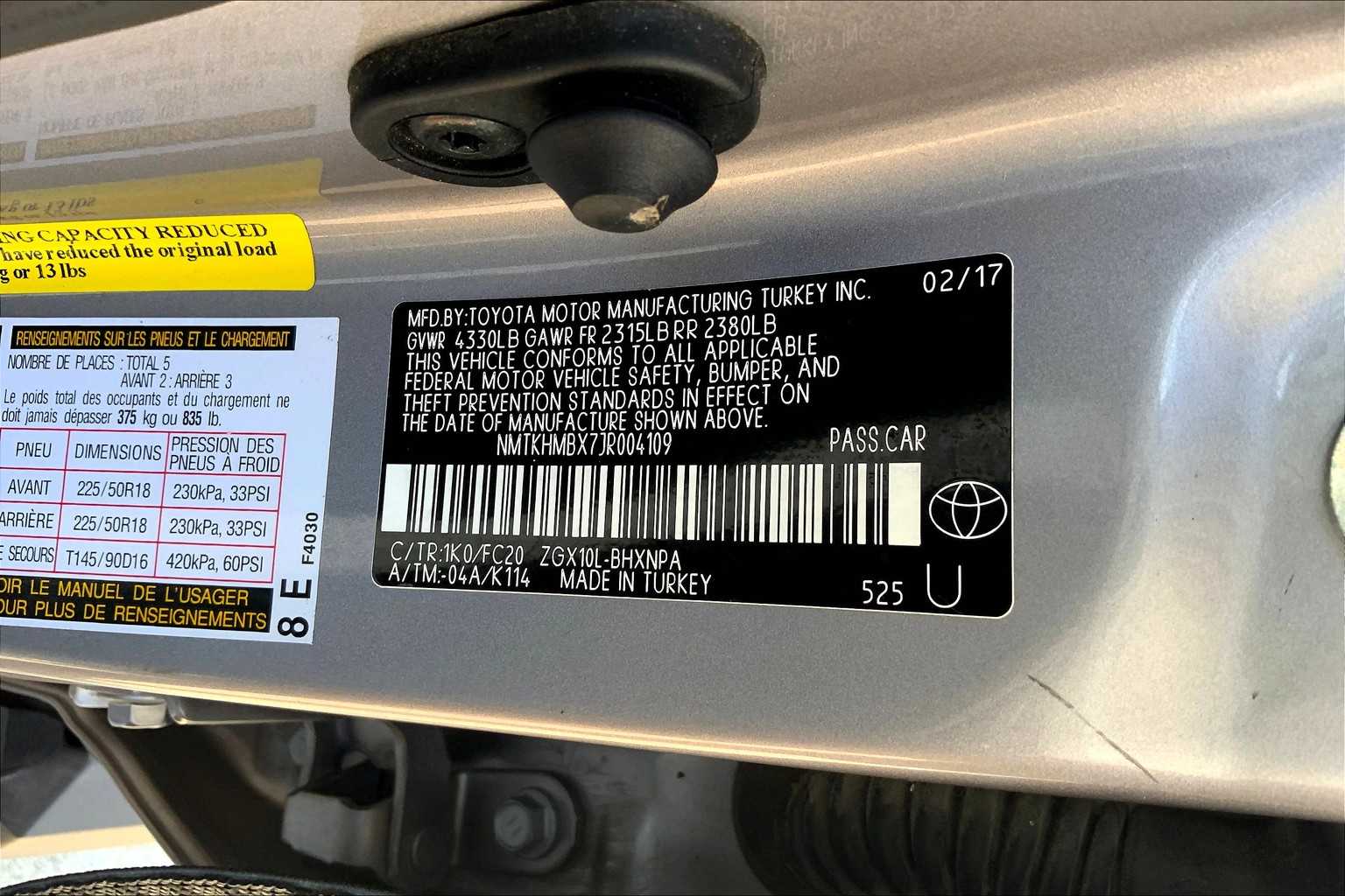 2018 Toyota C-HR XLE Premium photo 33