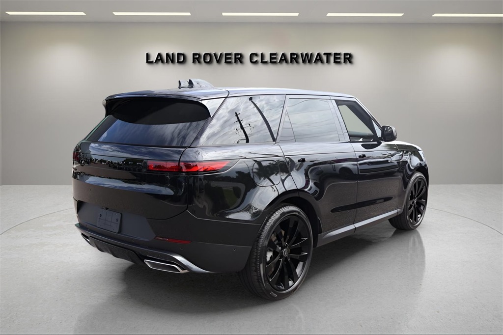 2026 Land Rover Range Rover Evoque Dynamic SE photo 4