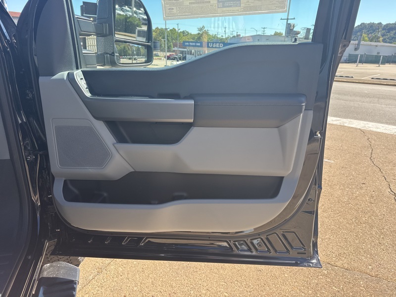 2026 Ford F-350 XL photo 16