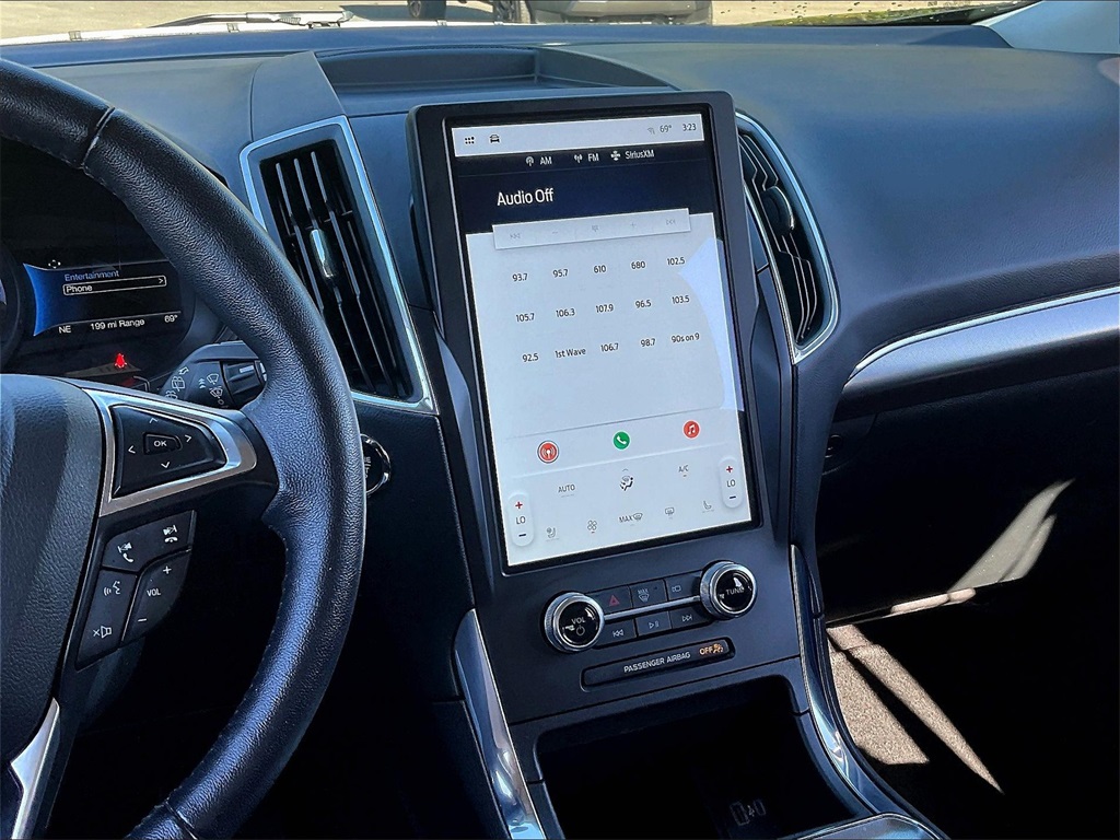 2023 Ford Edge Titanium photo 17