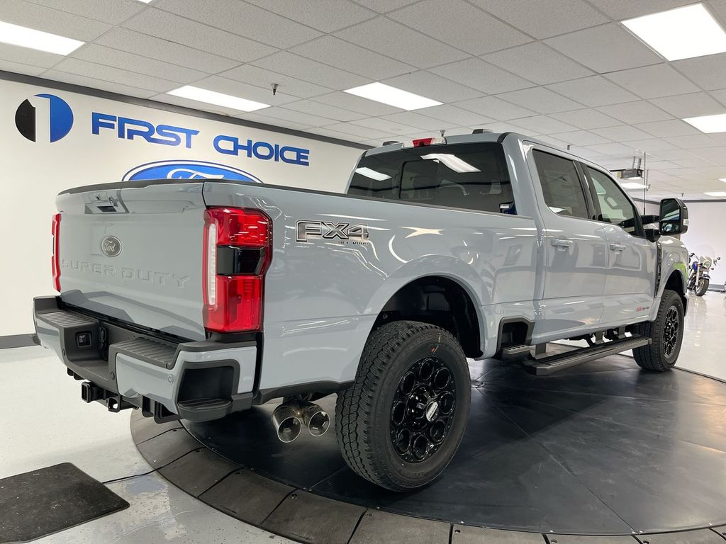2025 Ford F-350 Lariat photo 4