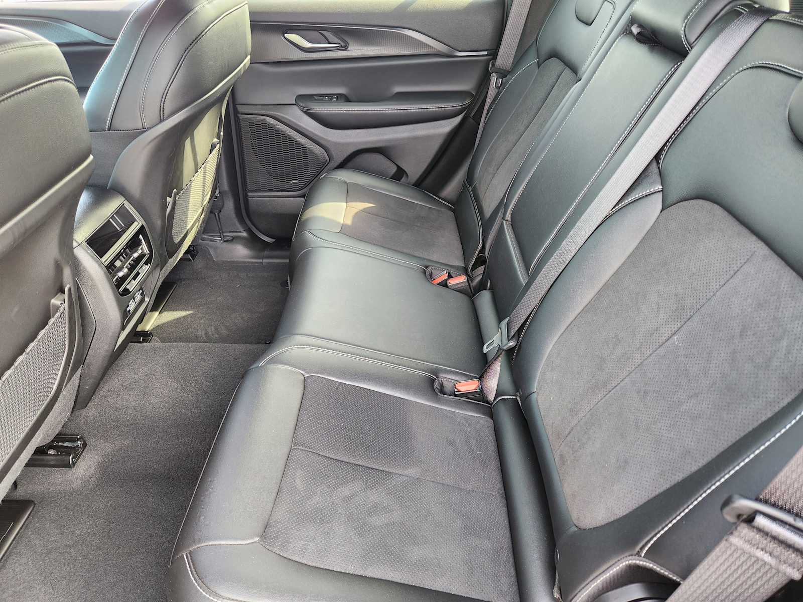 2024 Jeep Grand Cherokee Altitude X photo 23