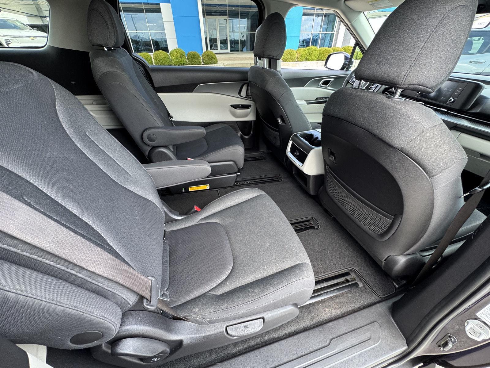 2022 Kia Carnival LX photo 40