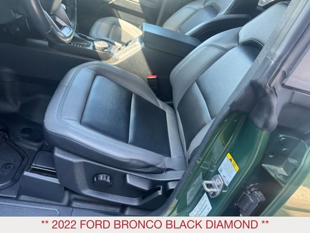 2022 Ford Bronco Black Diamond photo 8