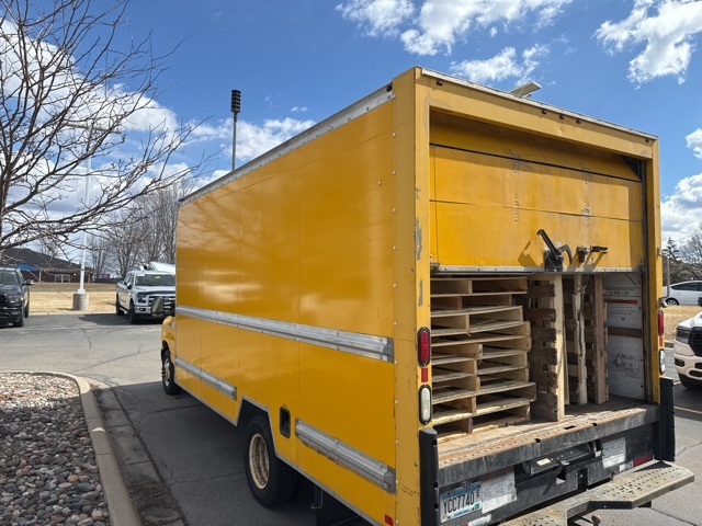 2016 Ford E-350 photo 4