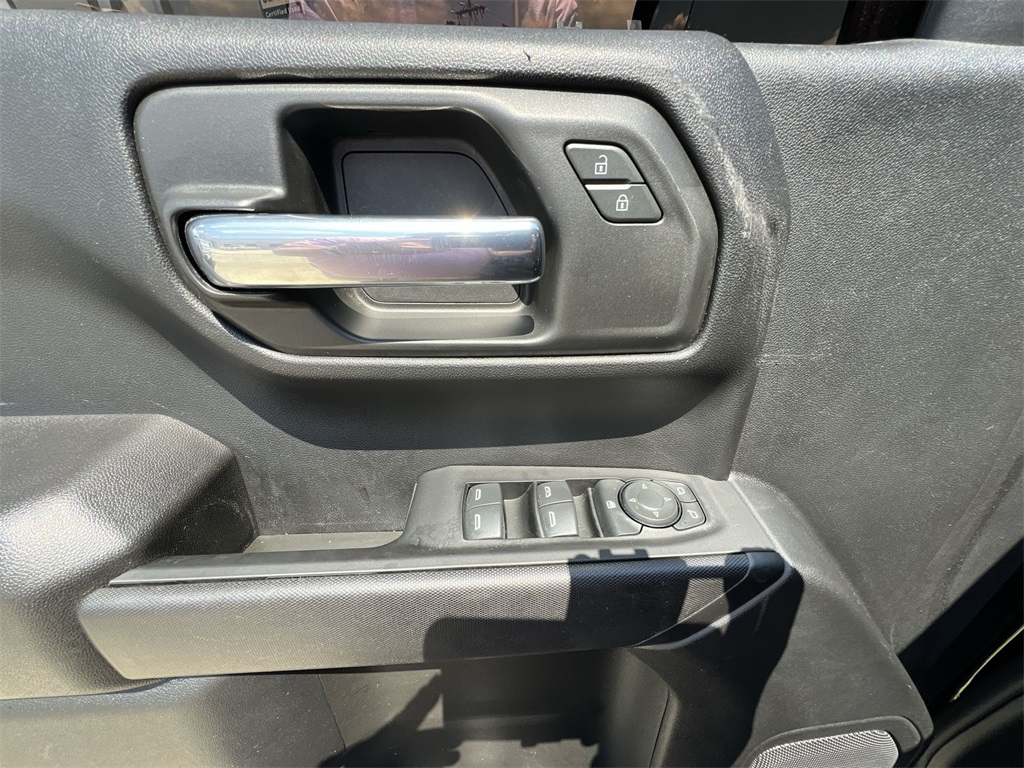 2023 Chevrolet Silverado 1500 Custom photo 30