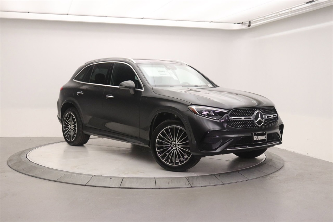 2026 Mercedes-Benz GLC Base's photo