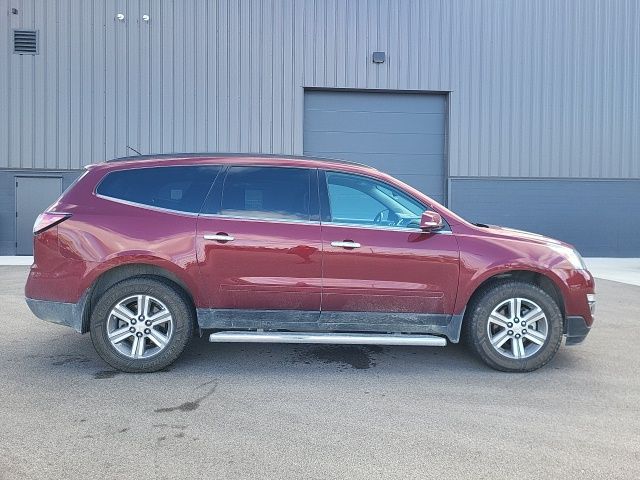 2017 Chevrolet Traverse 2LT photo 2