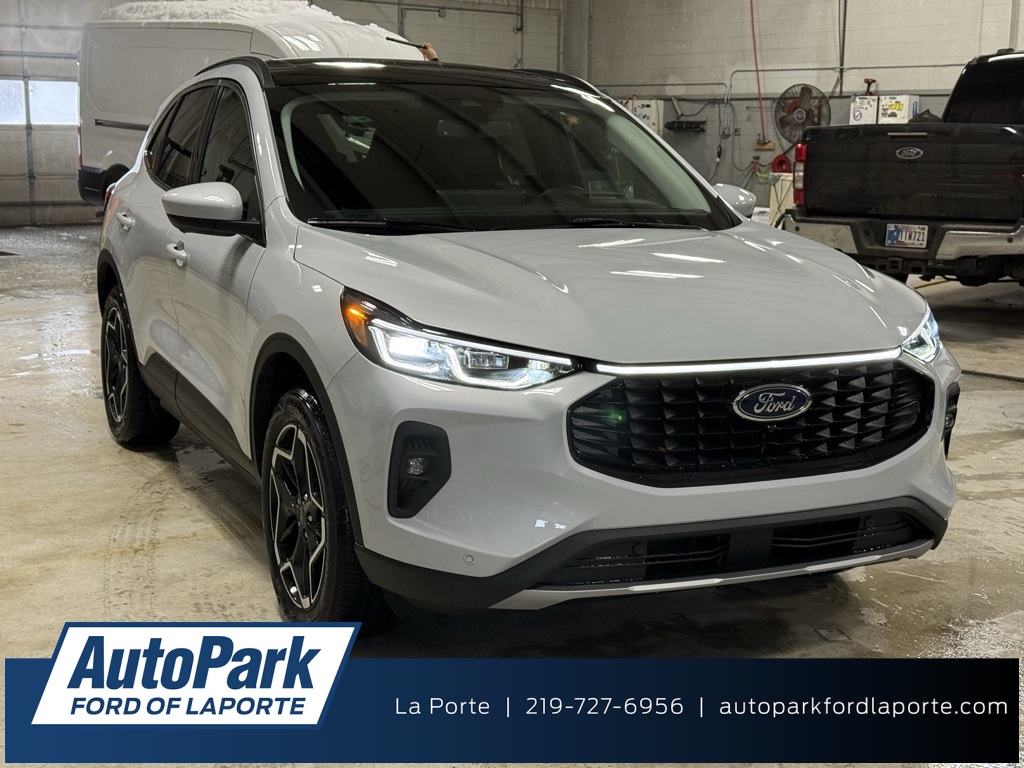 2026 Ford Escape Platinum's photo