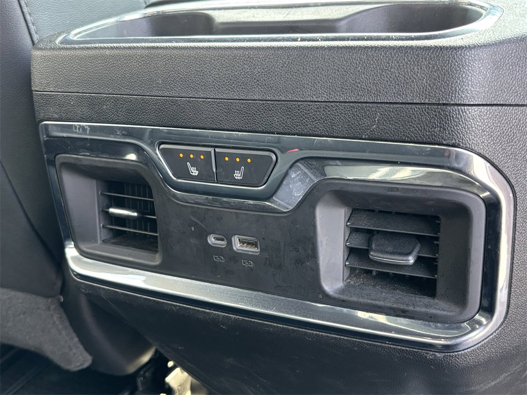 2024 Chevrolet Silverado 1500 High Country photo 16