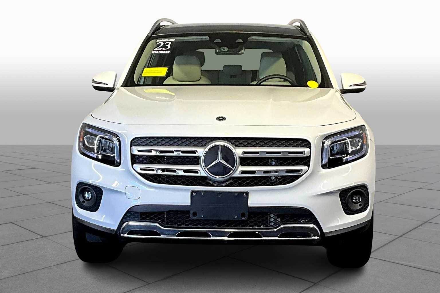 2023 Mercedes Benz GLB 250 4MATIC photo 3