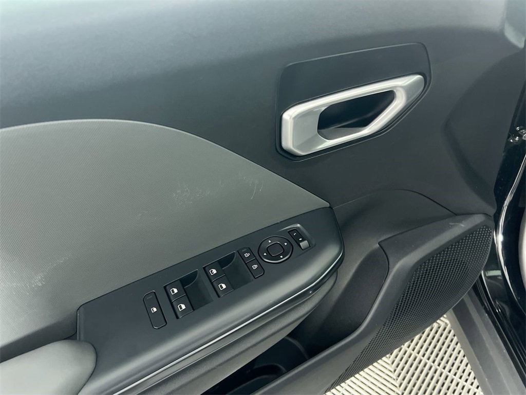 2025 Kia K4 LX photo 14