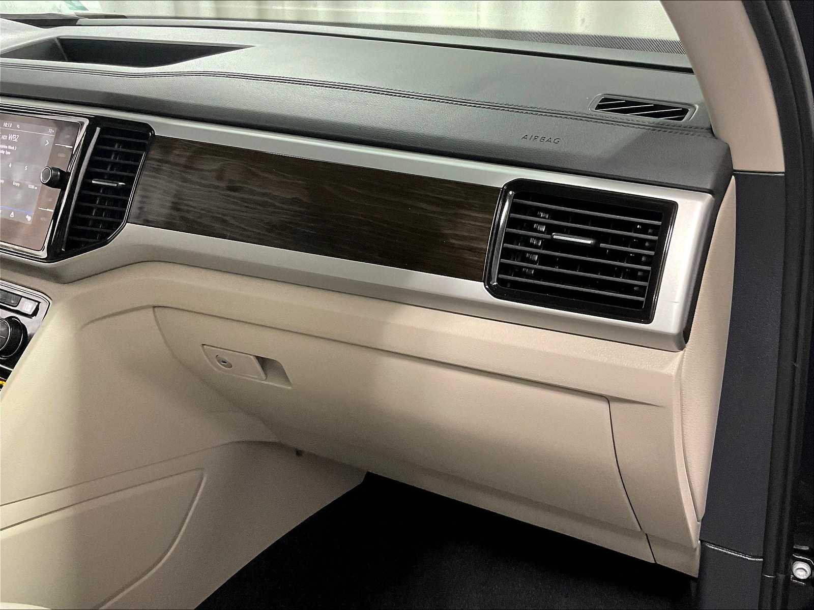 2022 Volkswagen Atlas V6 SE Technology photo 9