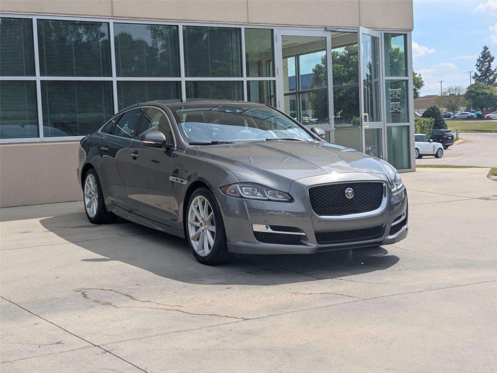 2019 Jaguar XJ Supercharged photo 3