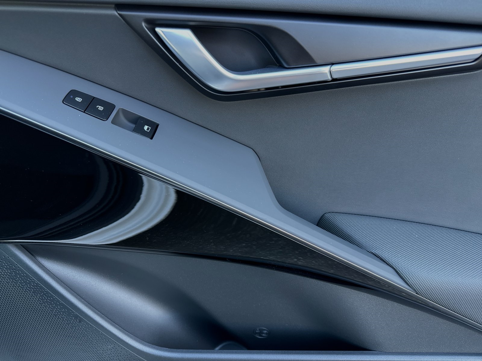 2025 Kia Niro EX photo 18