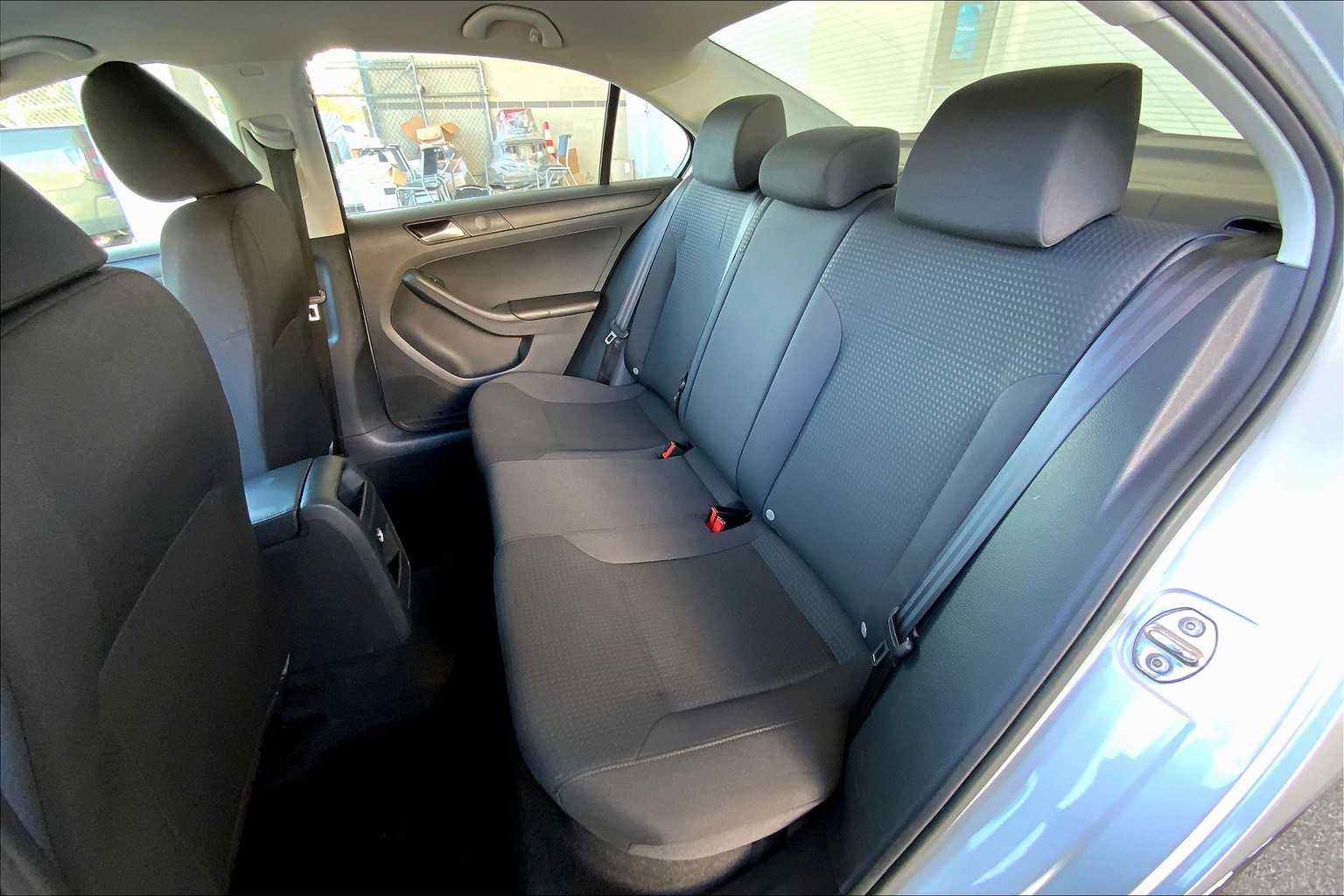 2015 Volkswagen Jetta 2.0 S photo 19