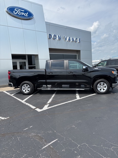 2024 Chevrolet Silverado 1500 LT photo 4