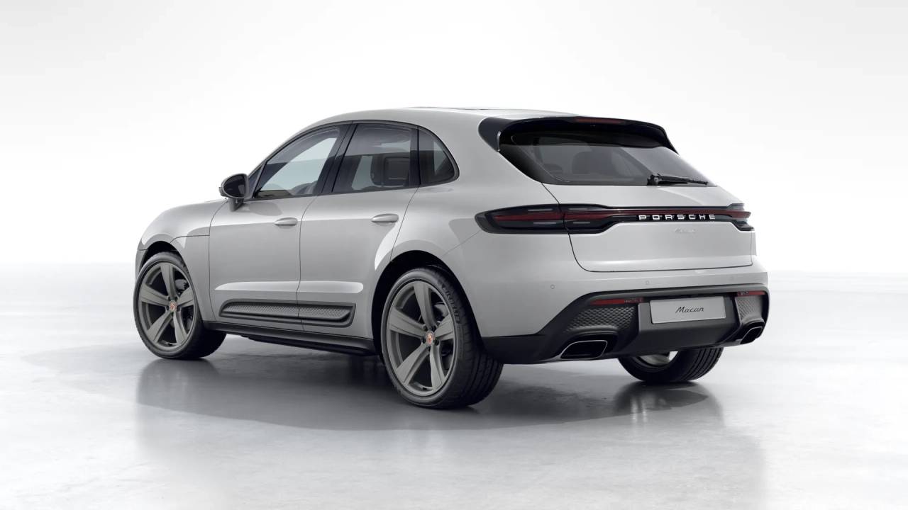 2026 Porsche Macan T photo 2