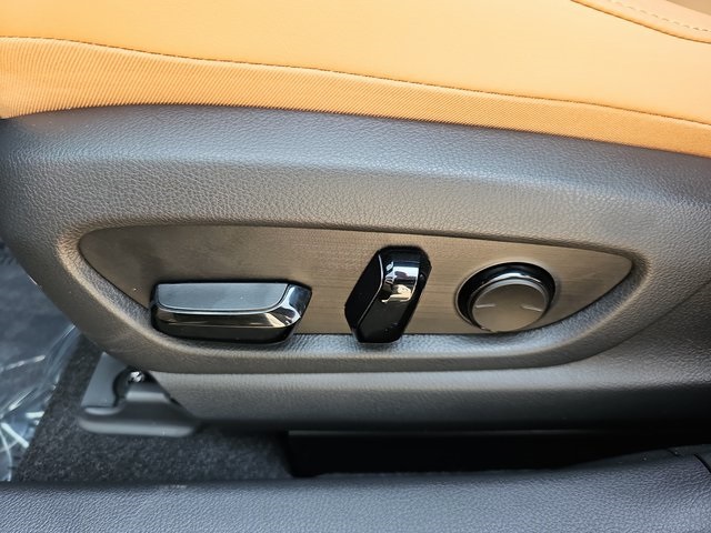2025 Lexus UX Premium photo 28