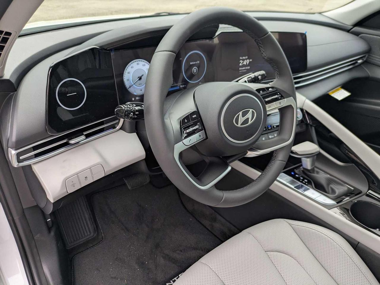 2025 Hyundai Elantra Limited photo 2