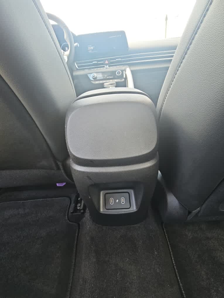 2024 Hyundai Elantra Limited photo 12