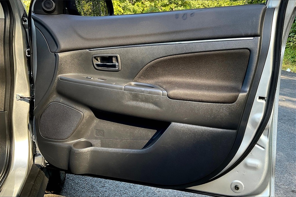 2022 Mitsubishi Outlander Sport ES photo 25
