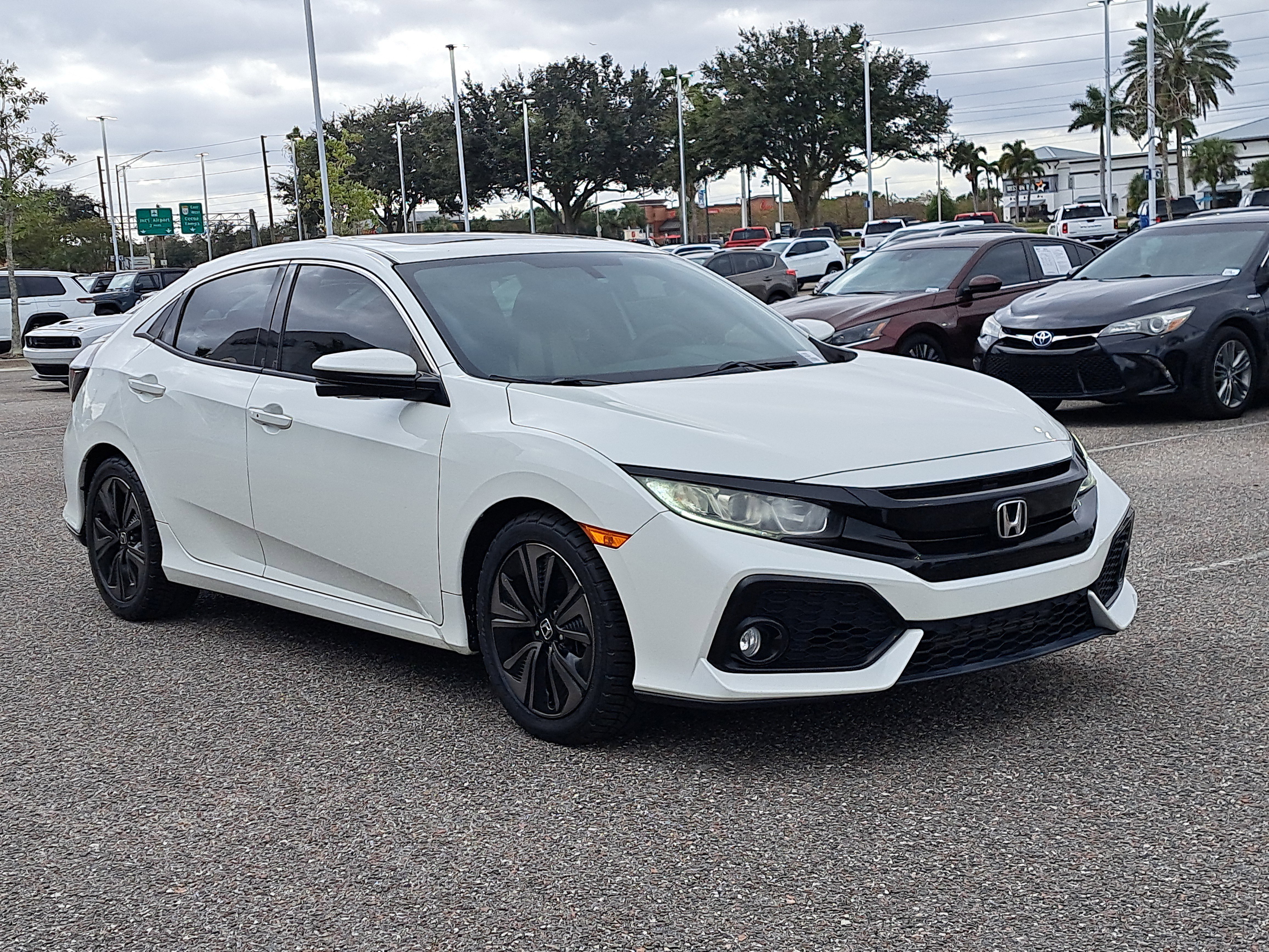 2018 Honda Civic Hatchback EX's photo