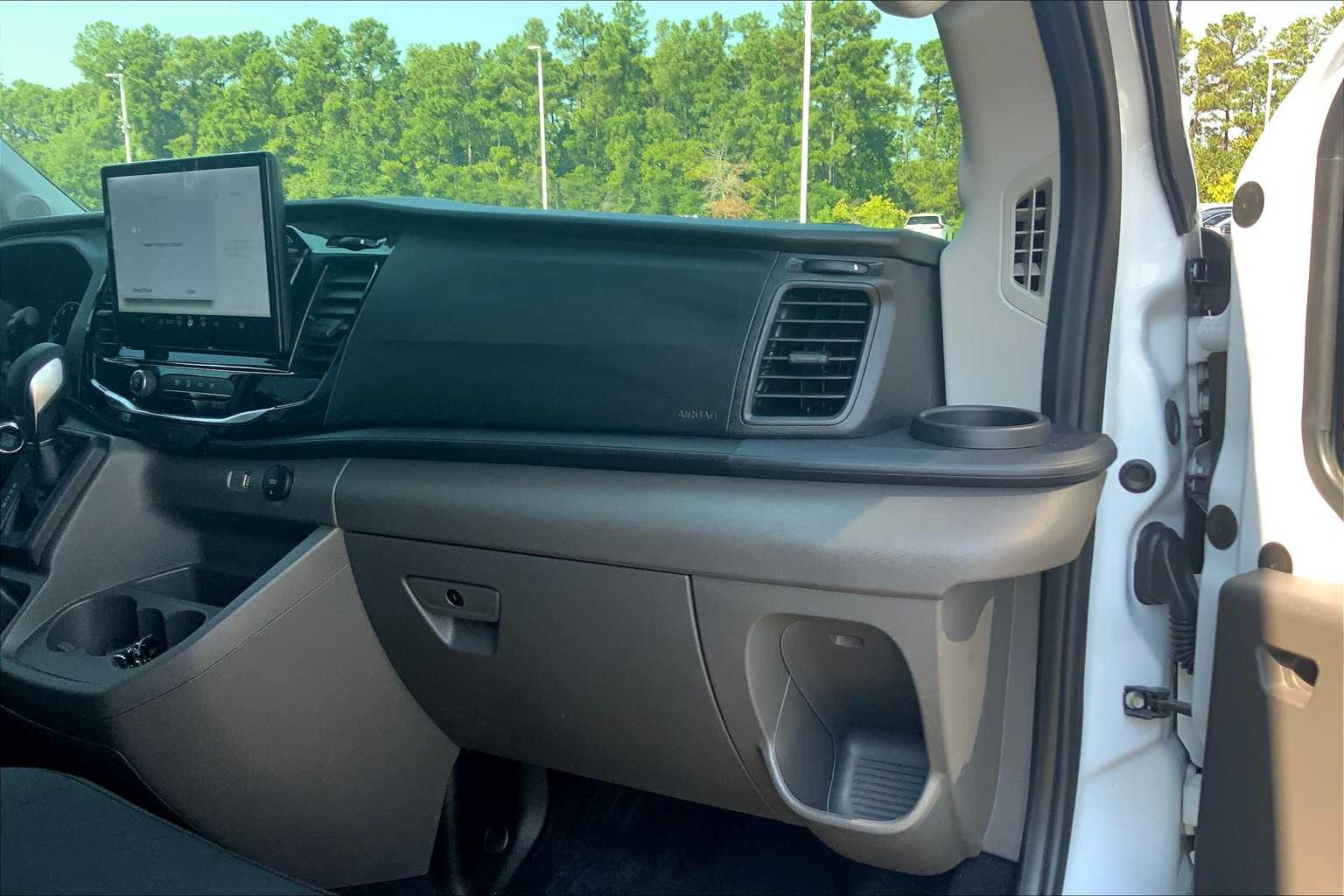 2023 Ford Transit Passenger XLT photo 5