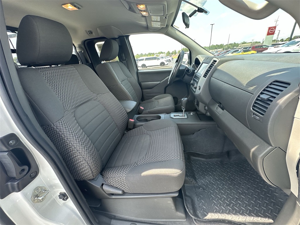 2021 Nissan Frontier SV photo 22