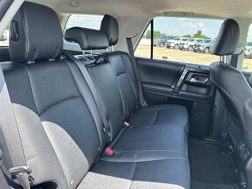 2022 Toyota 4Runner TRD Off-Road Premium photo 9