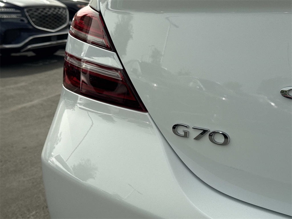 2025 Genesis G70 2.5T photo 4
