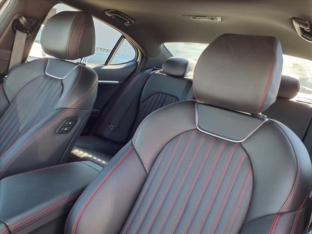 2024 Genesis G70 2.5T Sport Prestige photo 11